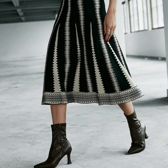 Pattern High Waist Knit Skirt - Picture 2 of 6